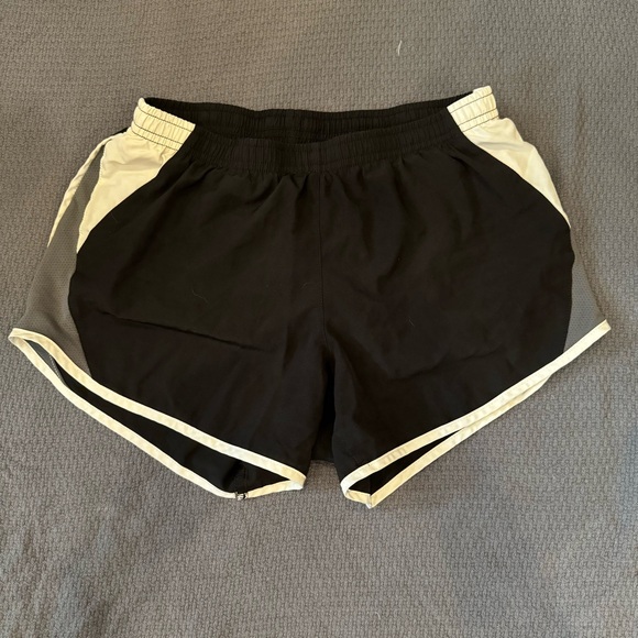 Nike Dri-Fit Tempo Shorts Size XS - Picture 6 of 10
